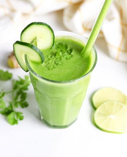 Easy Detox Smoothie (with NO weird ingredients!)