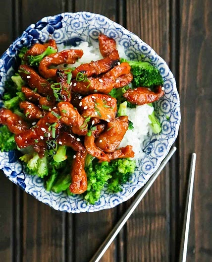Easy Garlic Ginger Glazed Sticky Pork