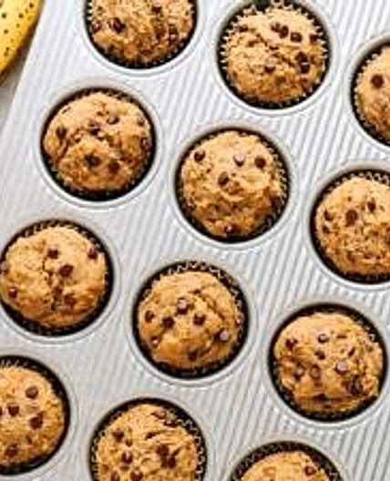 VEGAN BANANA CHOCOLATE CHIP MUFFINS (HEALTHY)