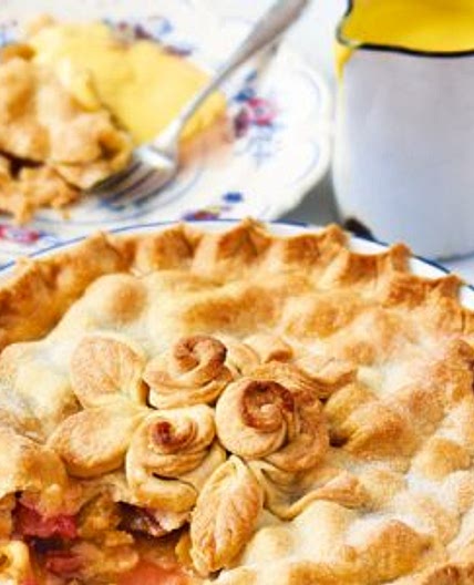 Paul Hollywood’s rhubarb plate pie