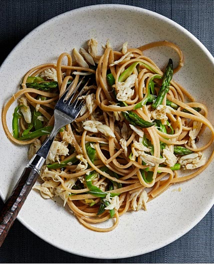 Fettuccine With Crab and Asparagus