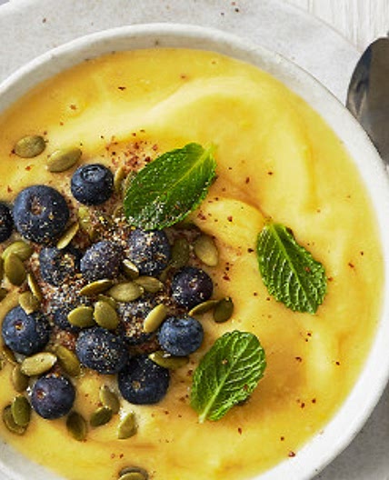 Mango & banana smoothie bowl