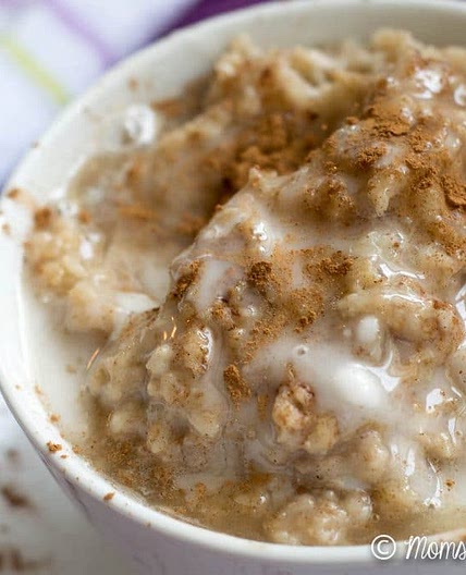 Crockpot Cinnamon Roll Oatmeal