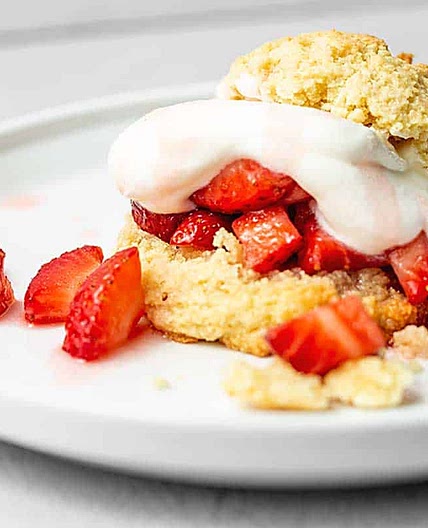 Easy Keto Strawberry Shortcake Recipe - Gluten Free