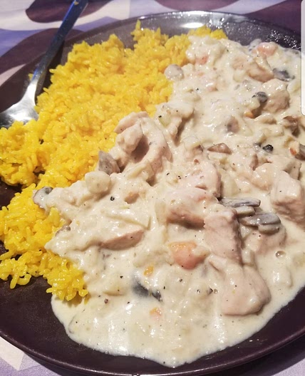 الدجاج بالكريمة مع التفاحChicken with Apple in white sauce