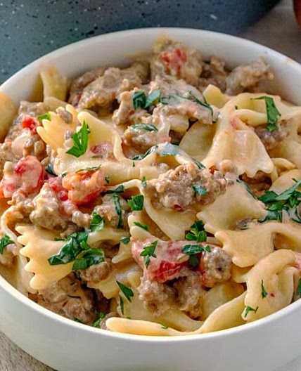 Italian Sausage Bow Tie Pasta - Love Bakes Good Cakes
