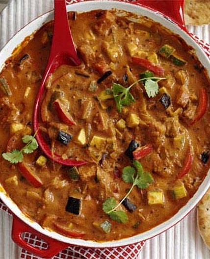 Vegetable curry for a crowd