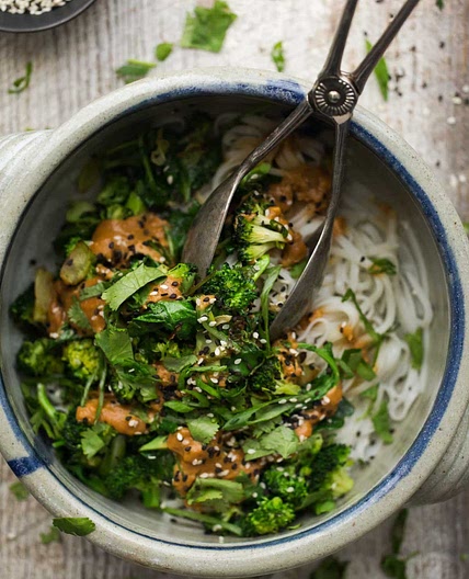 spicy peanut sauce noodle bowl