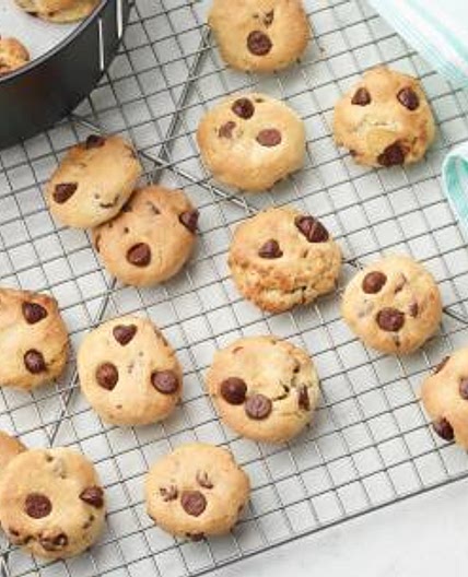 Air Fryer Chocolate Chip Cookies
