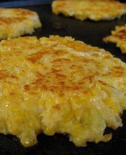 Cheesy cauliflower patties
