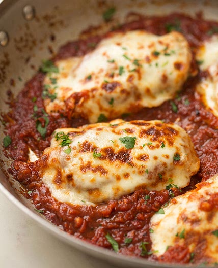 30 Minute Mozzarella Chicken in Homemade Tomato Sauce