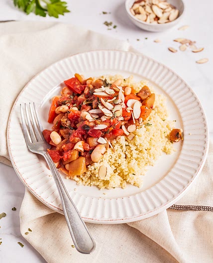 Eggplant and bell peppers stew with white beans