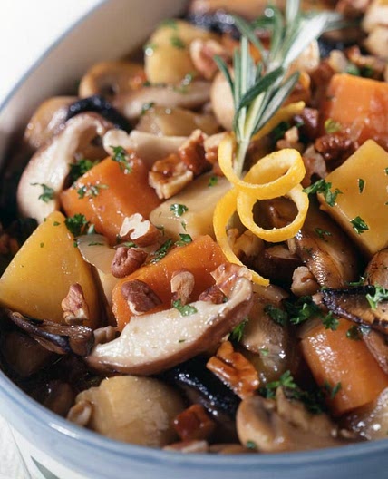 Comforting Slow Cooker Vegetable Stew With Only 10 Minutes Prep