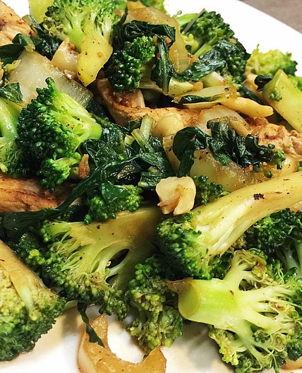 Chicken, Cashew and Broccoli Stir Fry