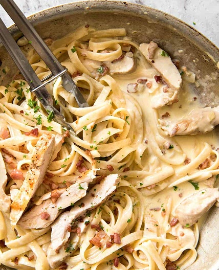 Creamy Garlic Chicken & Mushroom Pasta
