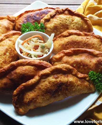 Pate Kòde (Fried Haitian Patties)