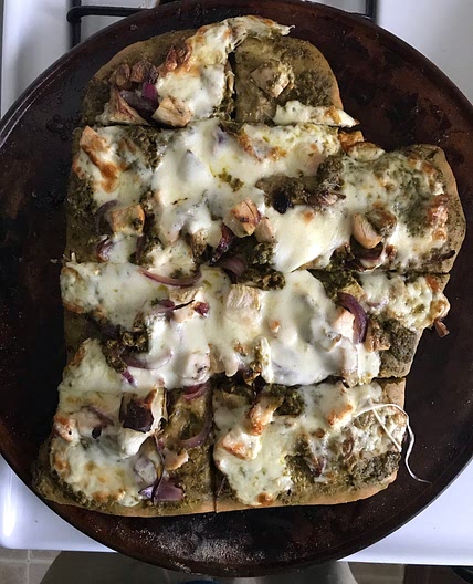 Pesto chicken pizza