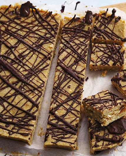 Chickpea, date and cashew bites