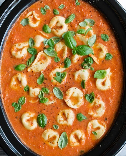 Slow Cooker Creamy Tomato Basil Tortellini Soup