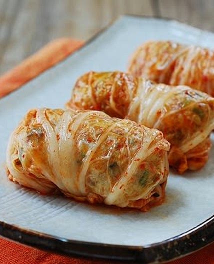 Kimchi Ssambap (Kimchi Wrapped Rice Rolls)
