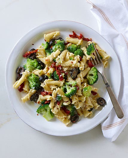 Pasta with Broccoli, Sun-dried Tomatoes, and Olives - Colavita Recipes
