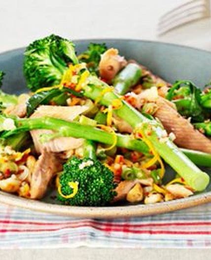 Superfood salmon salad