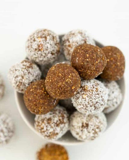 Carrot Cake Energy Bites