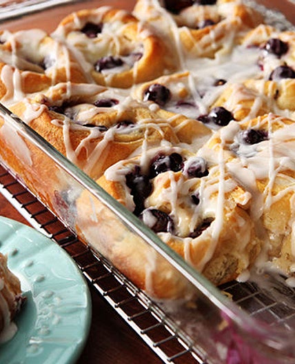 Easy Blueberry Cheesecake Rolls
