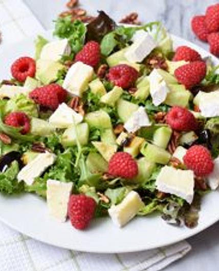 Summer raspberry brie salad