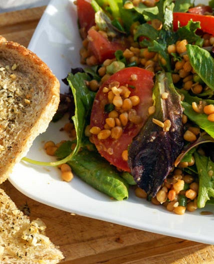 Lentil, Tomato and Avocado Salad with Garlic Bread