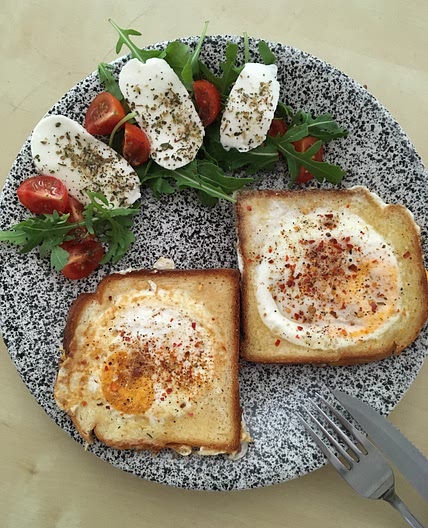 Egg toasts