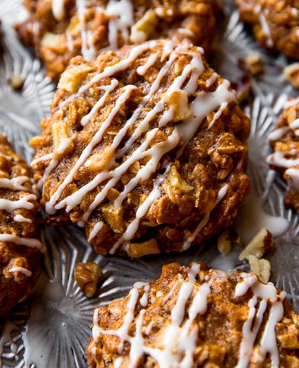Apple Cinnamon Oatmeal Cookies