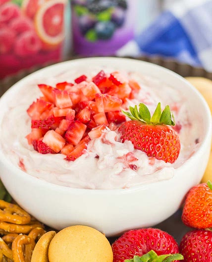 Greek Yogurt Strawberry Cheesecake Dip
