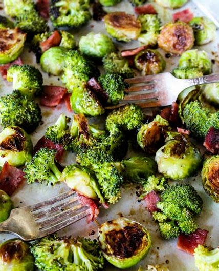 SHEET PAN BRUSSELS SPROUTS & BROCCOLI
