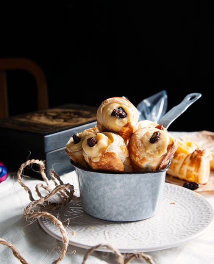 Canutillos de crema pastelera