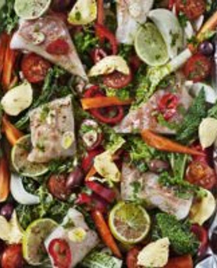 Fish with vegetables baked in foil