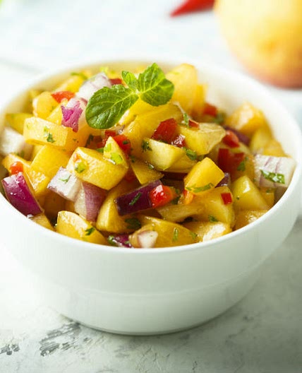 Delicioso ceviche vegano de mango, ¡lleva aguacate, jícama y limón!