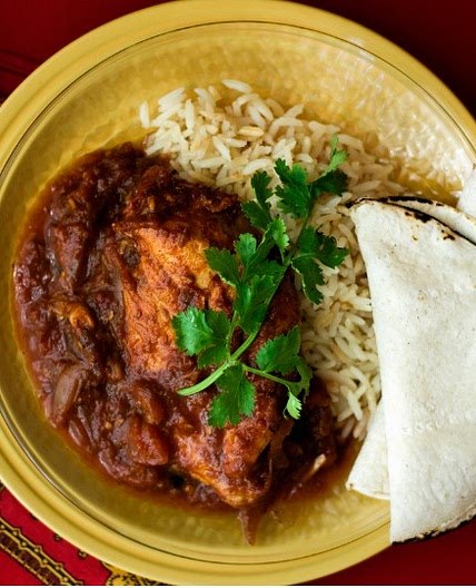 tortitas de papa y chorizo en salsa roja