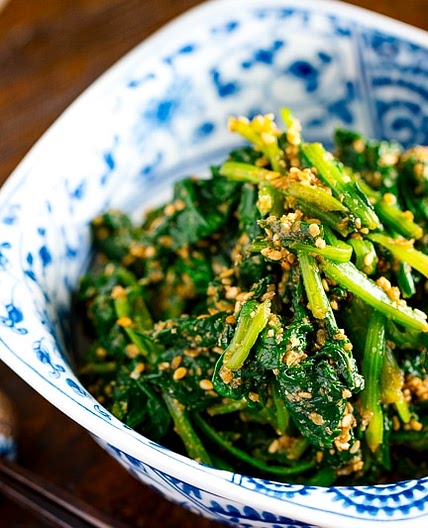 Japanese Spinach Salad with Sesame Dressing (Horenso Gomaae)