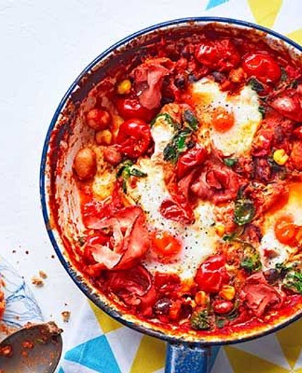 Saucy bean baked eggs