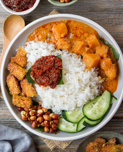 Vegan Nasi Lemak with homemade sambal - WoonHeng