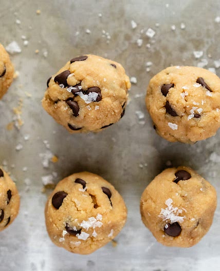 Vegan No bake chocolate chip cookies 