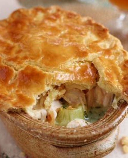 Gluten-free chicken and leek pie