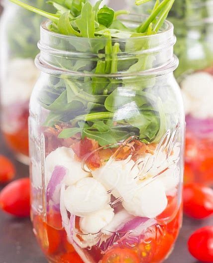 CAPRESE MASON JAR SALAD