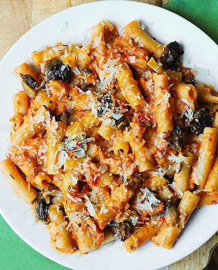 Penne Pasta in Creamy Vodka Tomato Sauce with Mushrooms