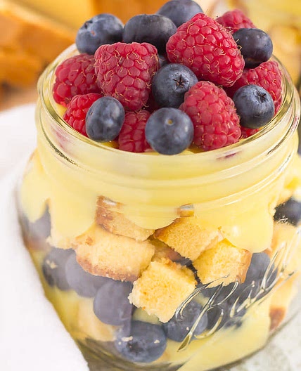 BERRY VANILLA PUDDING POUND CAKE TRIFLE