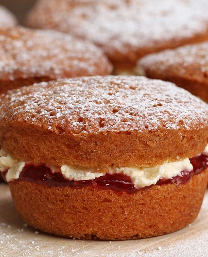 Mini Victoria Sponges Recipe by Tasty