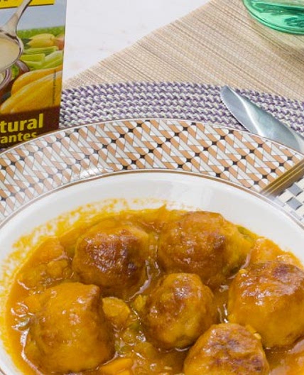 Albóndigas de pollo en salsa