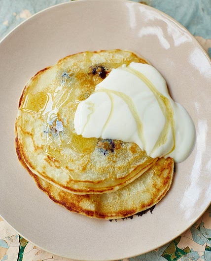 One-cup pancakes with blueberries