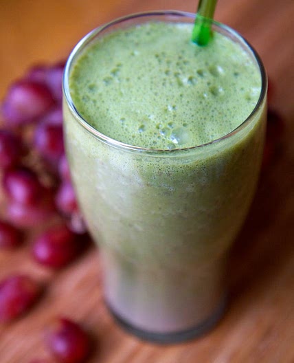 Sip Your Way to Clearer Skin With This Breakout-Fighting Smoothie